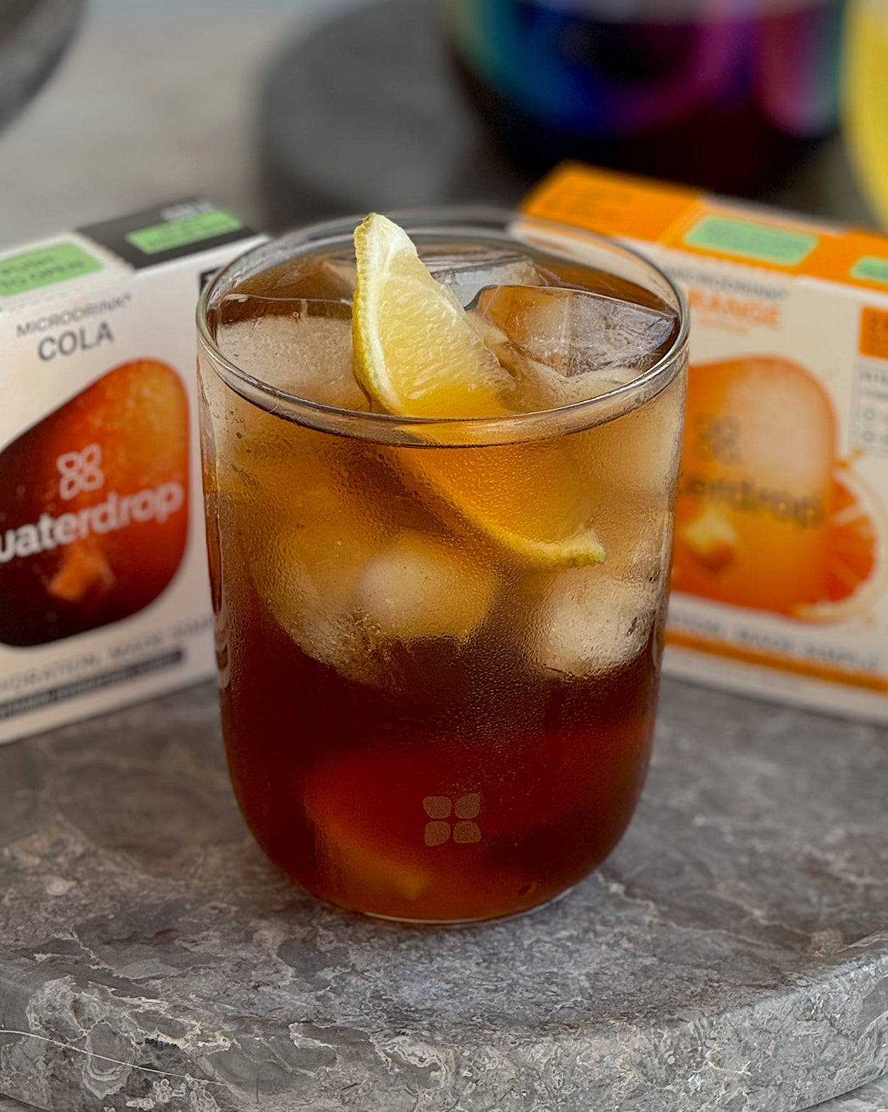 Cola Orange Set 3+1 glass with flavor cubes.
