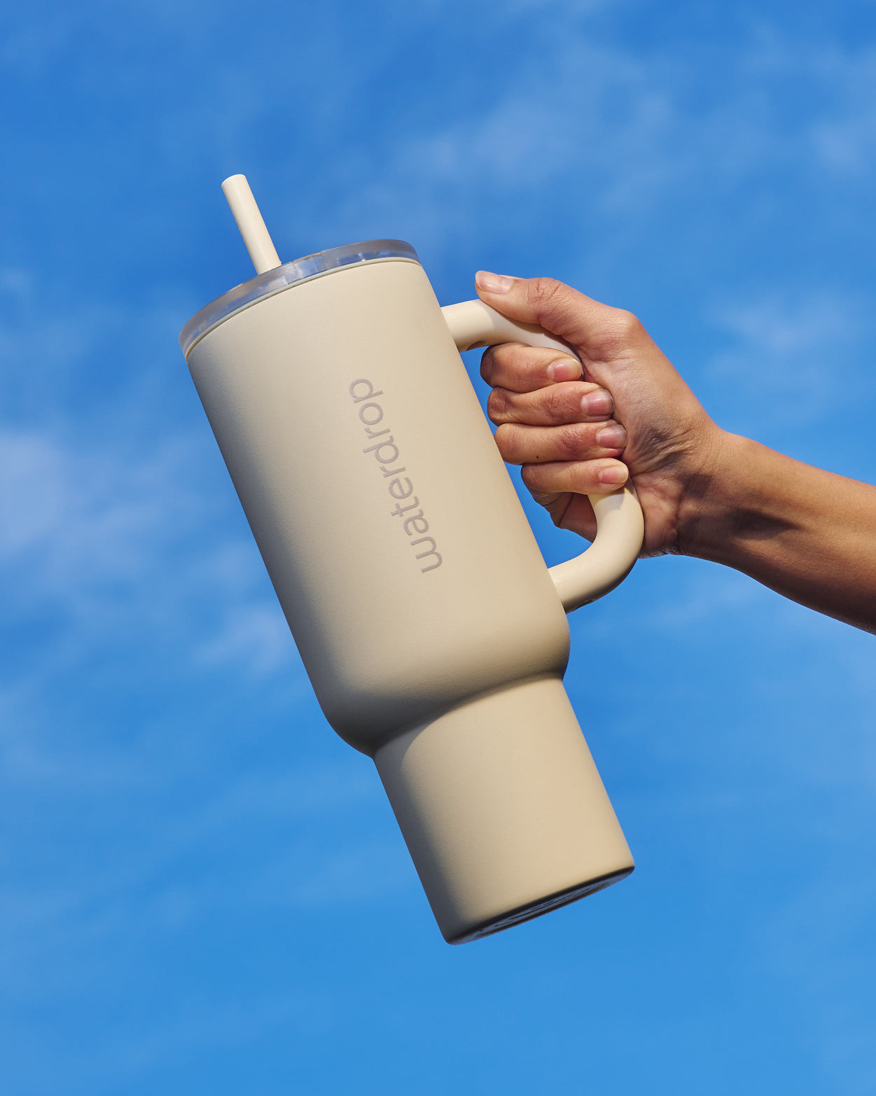 Social Mode Set: beige insulated travel mug by waterdrop.