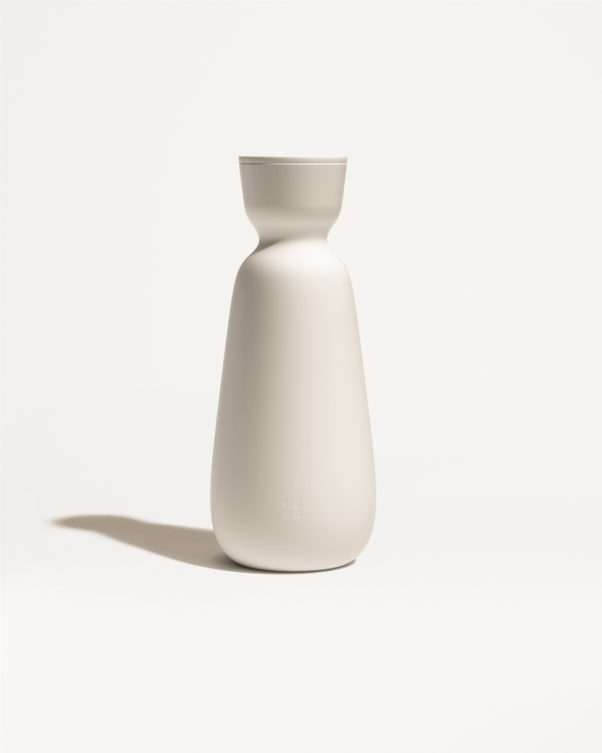 Porcelain Carafe: High-quality 1-litre white porcelain carafe, perfect for Microdrink enjoyment at home, office, or as a gift.