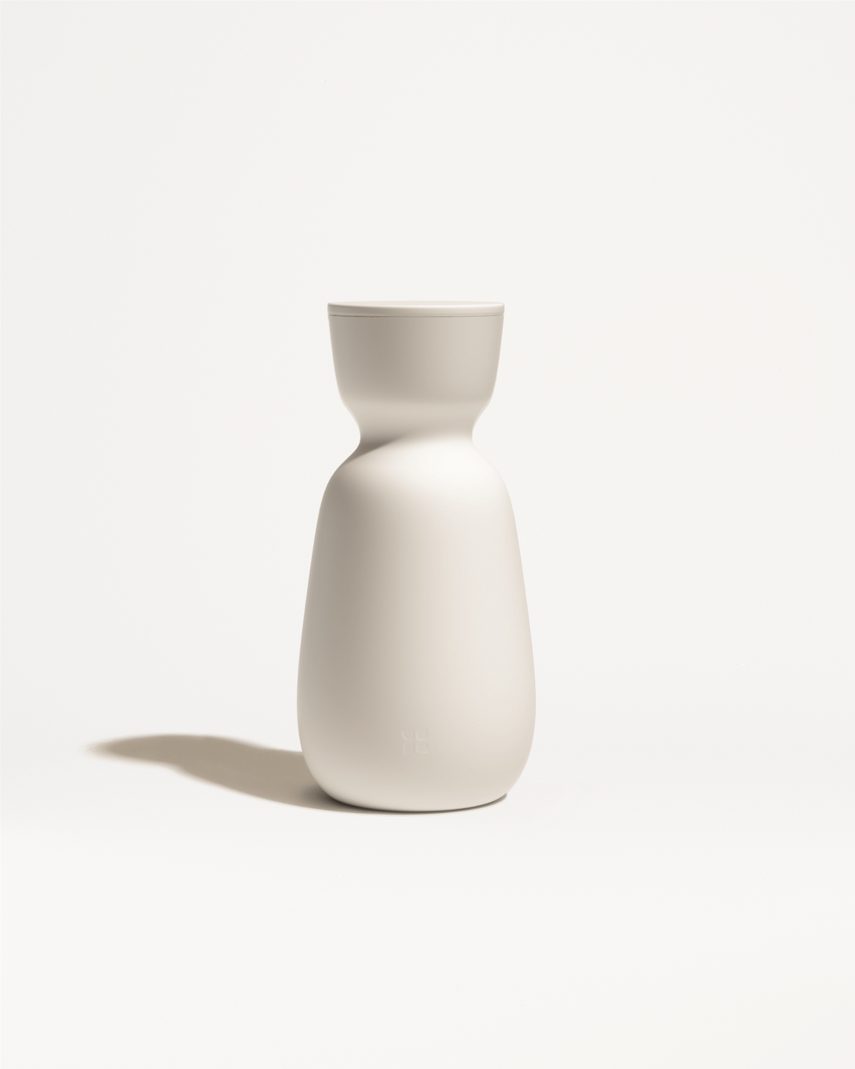 Porcelain Carafe for Microdrink, high-quality porcelain, 1-liter capacity, ideal for home, office, or gifting.