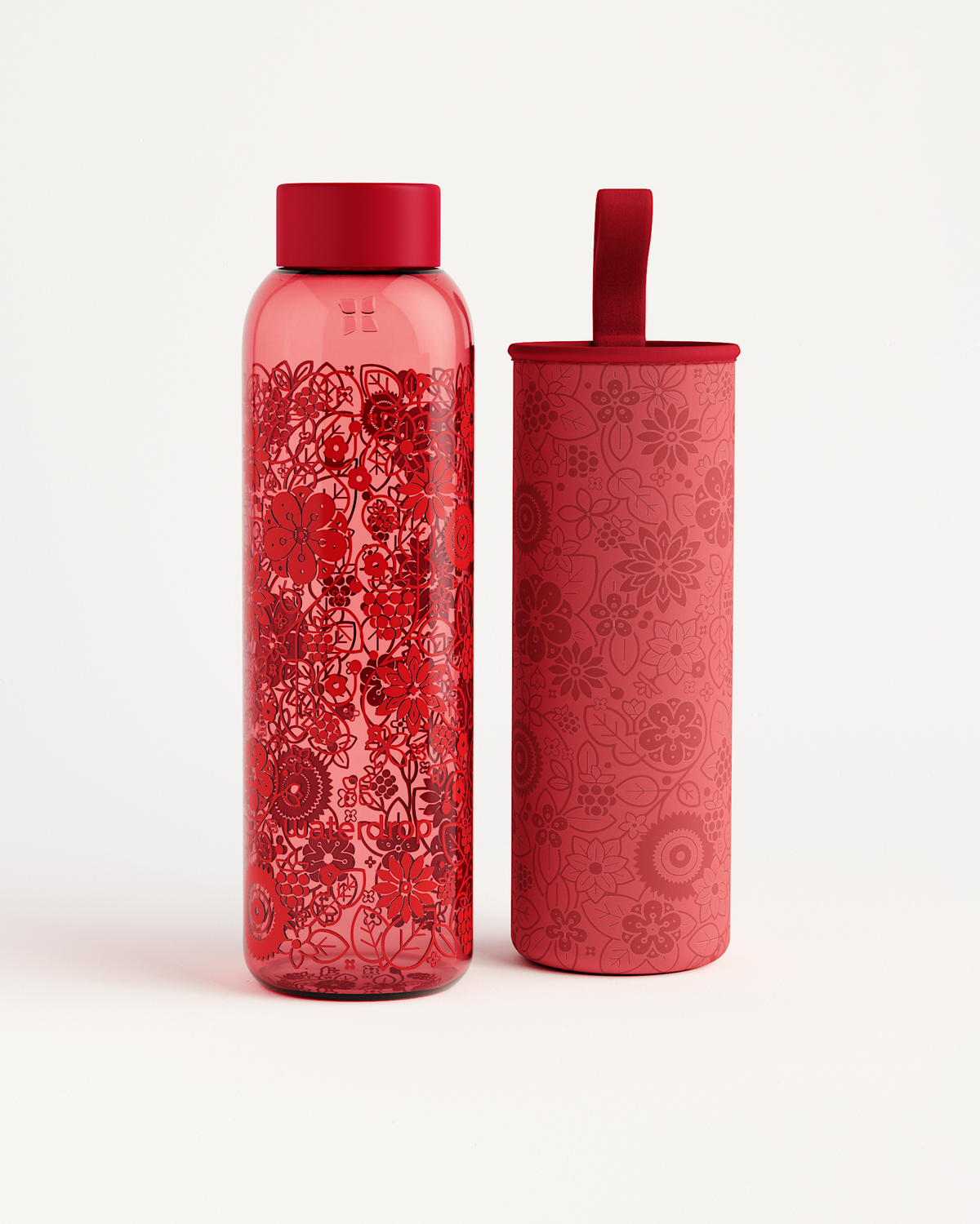 BLACKBERRY Glass Bottle in deep red, paired with its matching red case, from waterdrop® EU's hydration collection.