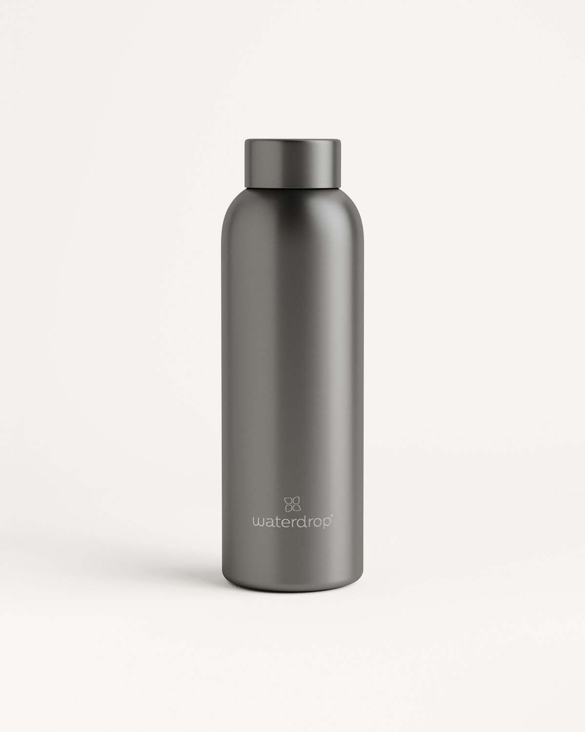 Metal Thermo Steel drinking bottle, black with a cap, double-walled stainless steel, 600ml, keeps drinks cold for 24 hours or hot for 12 hours.